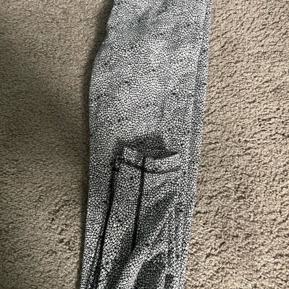 Lululemon Yoga Pants - Picture 5 of 5